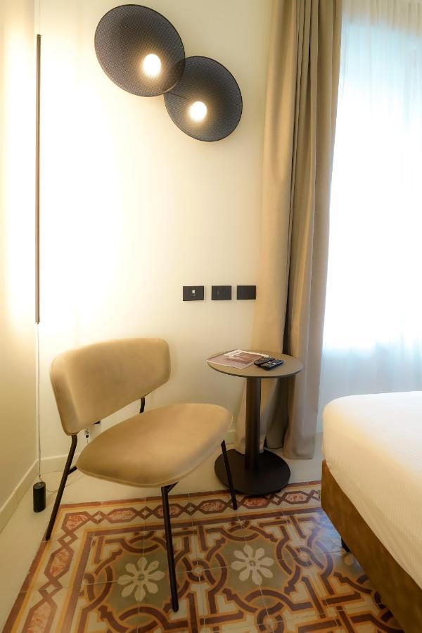 Bergamo Inn 21 エクステリア 写真 A room at the hotel