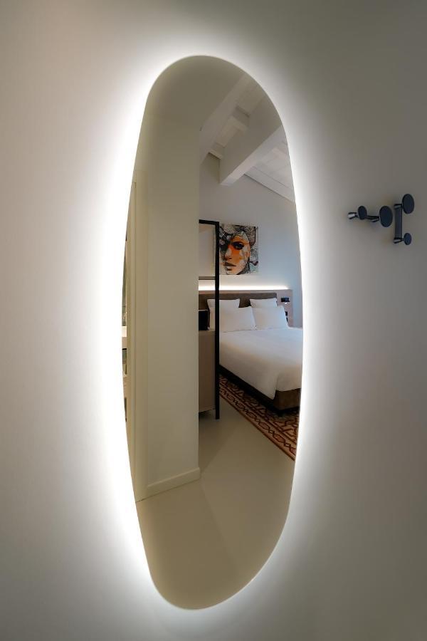 Bergamo Inn 21 エクステリア 写真 A room at the hotel
