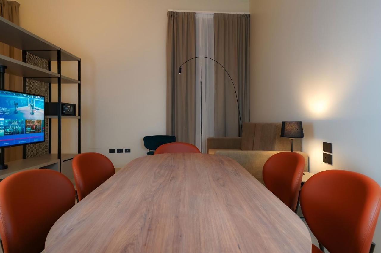 Bergamo Inn 21 エクステリア 写真 Meeting room