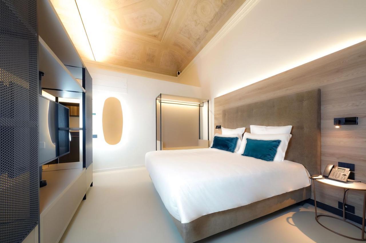 Bergamo Inn 21 エクステリア 写真 A bedroom at the hotel