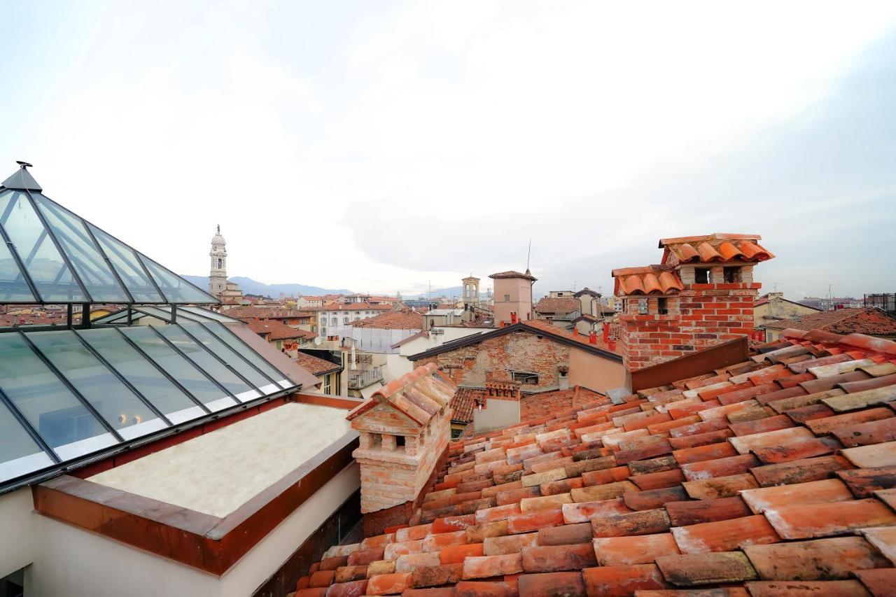 Bergamo Inn 21 エクステリア 写真 View of the roofs of the city